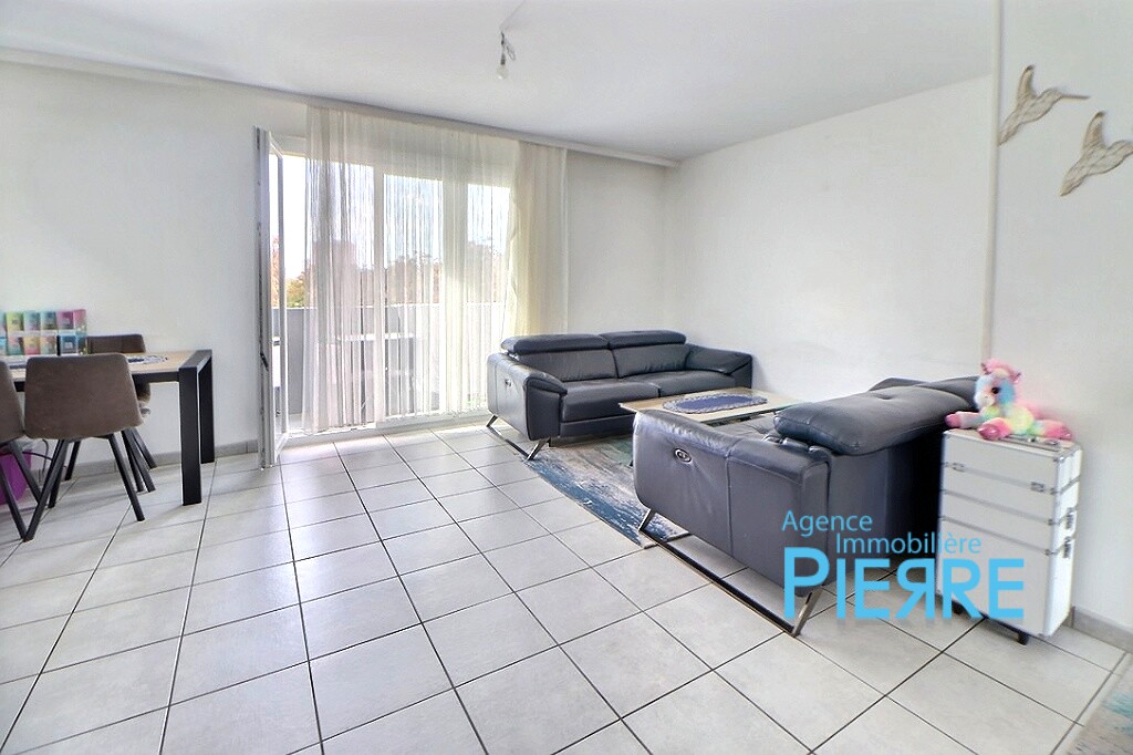 COLMAR F3 avec deux balcons cave et parking Wintzenheim 0