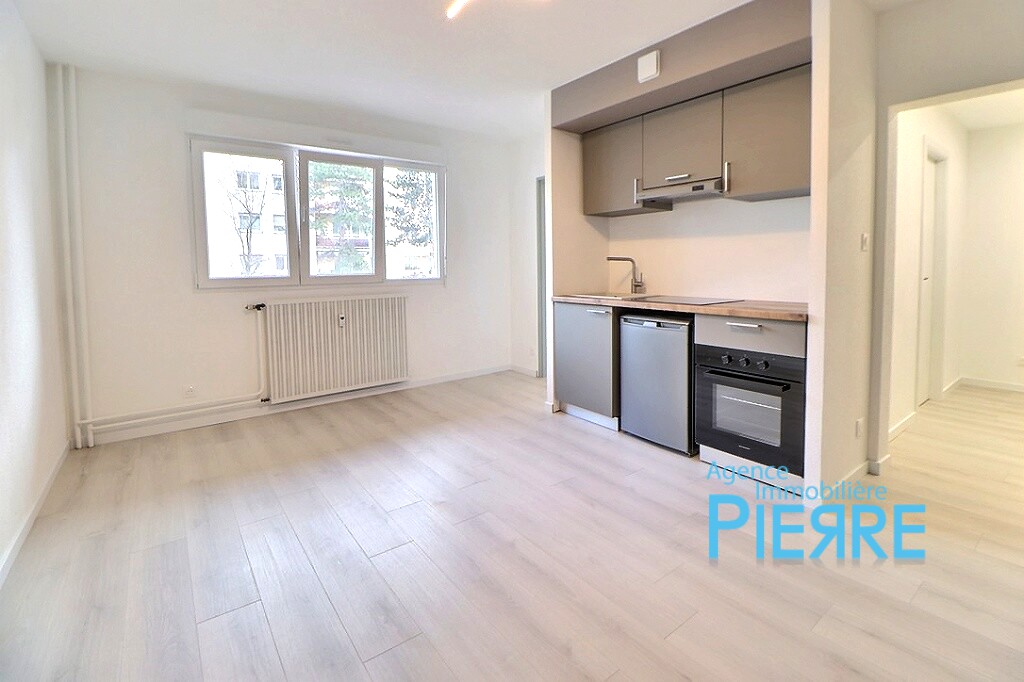 VENDU &#8211; GRAND F1 avec espace salon, chambre et salle d&#8217;eau proche centre ville de COLMAR Horbourg-Wihr 0