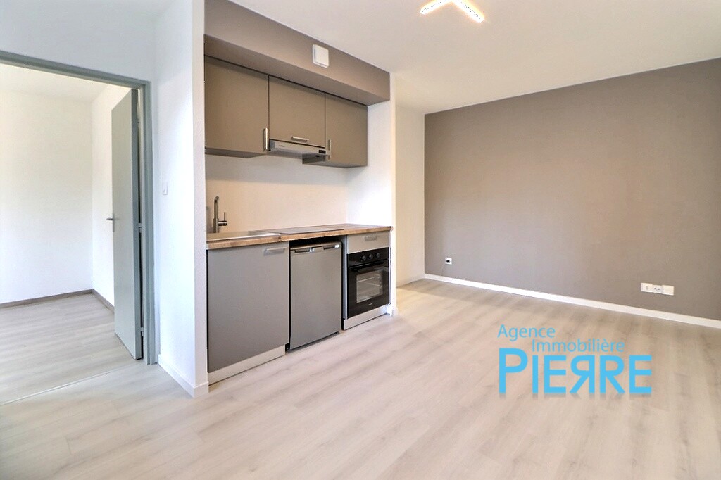 VENDU &#8211; GRAND F1 avec espace salon, chambre et salle d&#8217;eau proche centre ville de COLMAR Horbourg-Wihr 0