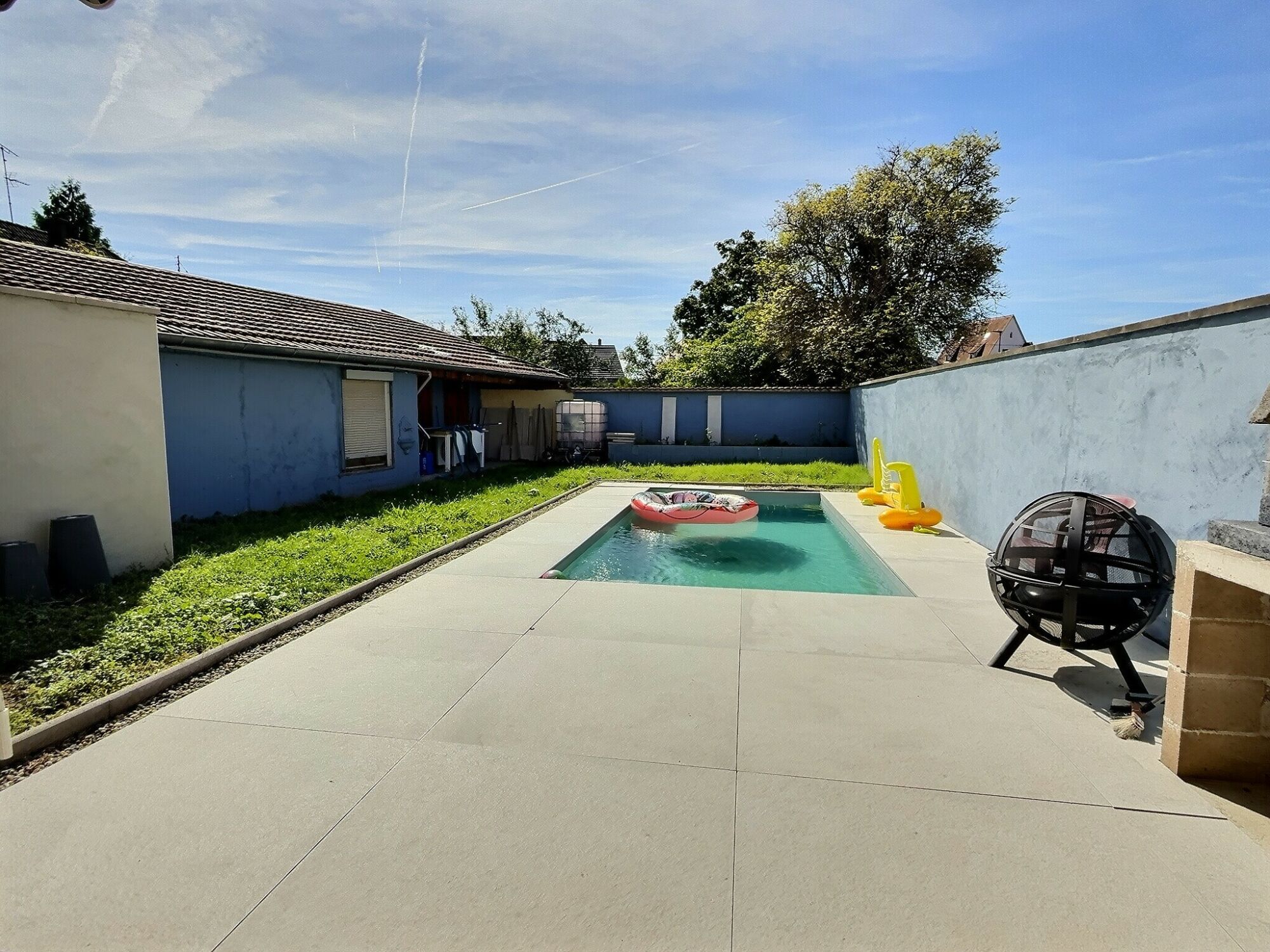 Maison individuelle sur INGERSHEIM avec piscine, cave et petite dépendance de stockage. Horbourg-Wihr 0