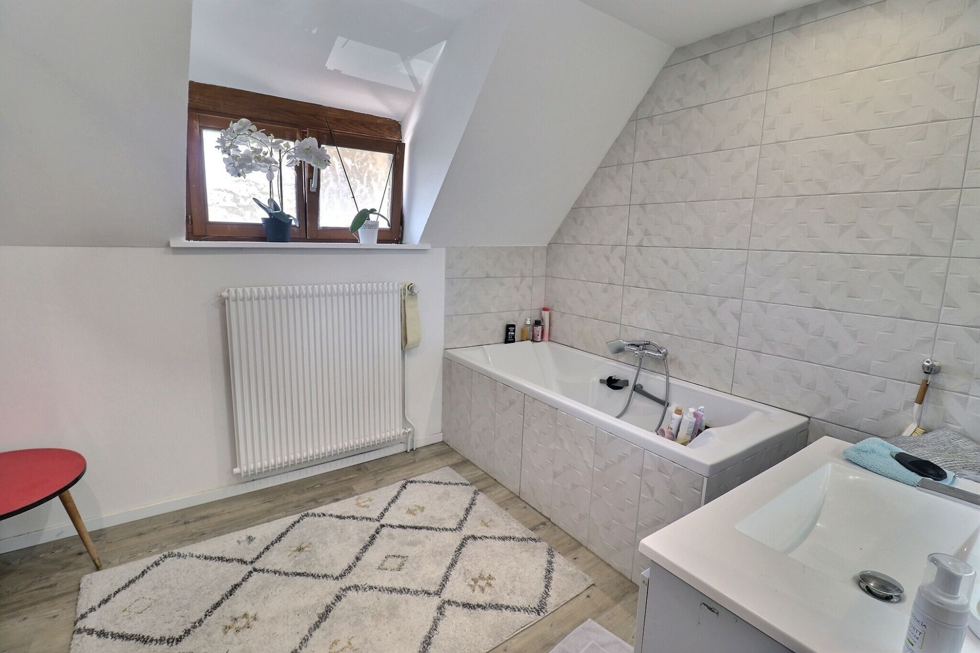 Maison individuelle sur INGERSHEIM avec piscine, cave et petite dépendance de stockage. Horbourg-Wihr 0