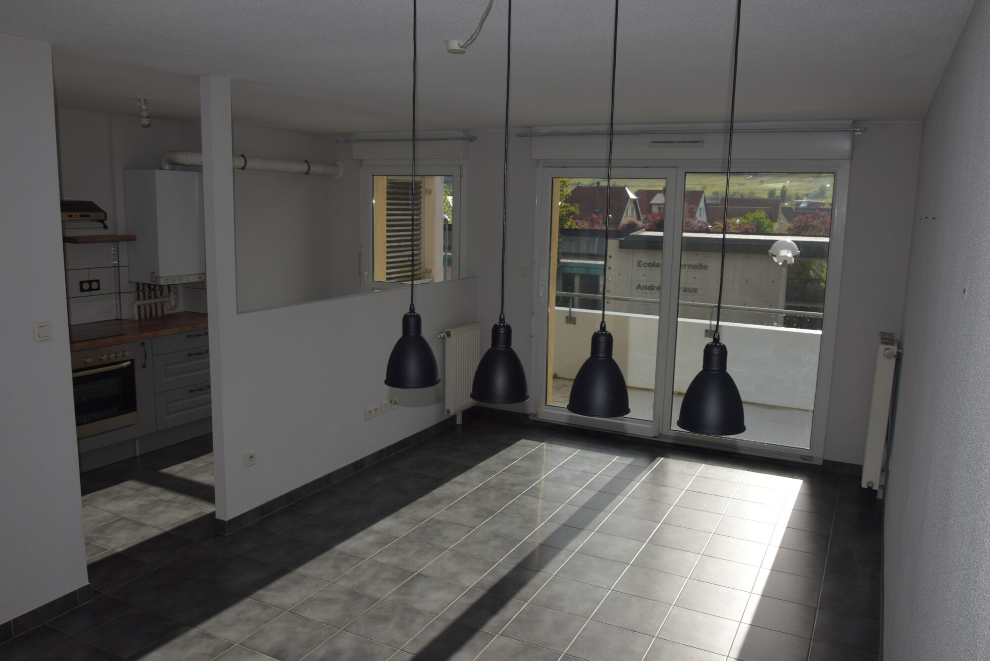 1 SEJOUR 100X100 | Agence immobilière Pierre à Colmar ROUFFACH, A l’attique en dernier étage avec ascenseur et balcon avec vue Marckolsheim 0