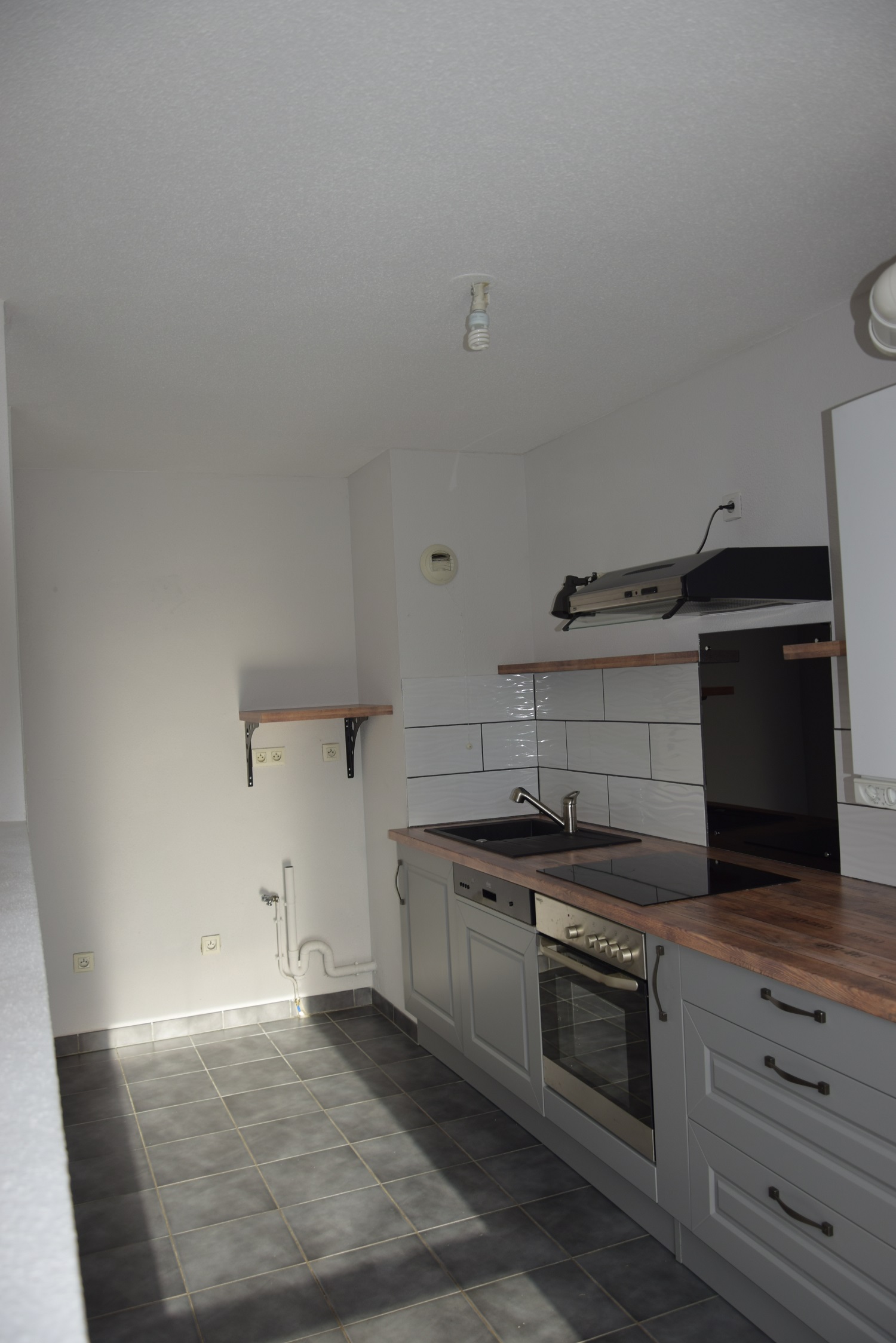 3 CUISINE.R 100X100 | Agence immobilière Pierre à Colmar ROUFFACH, A l’attique en dernier étage avec ascenseur et balcon avec vue Marckolsheim 0